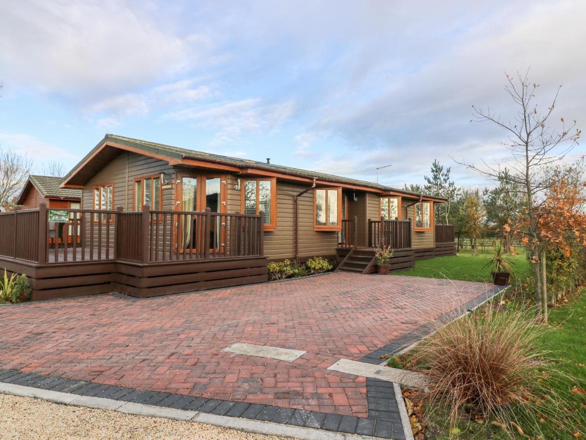 Oakwood Lodge York Exteriör bild