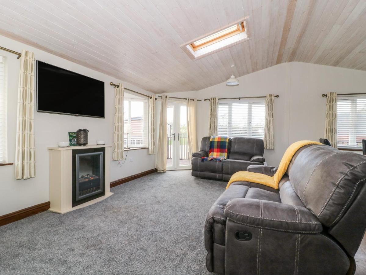 Oakwood Lodge York Exteriör bild